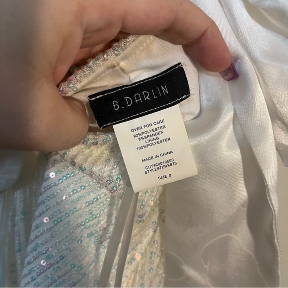 B Darlin Large bow Tie Back White Sequin Dress Size 0 Hoco Bridal Party Formal - Picture 4 of 8